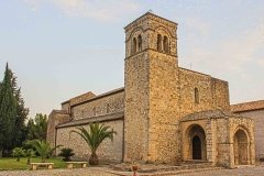 SANTUARIO DI ANGLONA - Posto sul sacro colle di Anglona, nel comune di Tursi, il santuario mariano di Santa Maria Regina di Anglona, è un monumento nazionale che dal 1999 è stato elevato a dignità di pontificia basilica minore da Papa Giovanni Paolo II per ricordare il sinodo dei vescovi. La caratteristica festa in onore della Madonna di Anglona si svolge nel mese di Settembre.  La chiesa era ricca di pregevoli affreschi del XIV secolo raffiguranti storie del vecchio e nuovo testamento e figure di Santi.